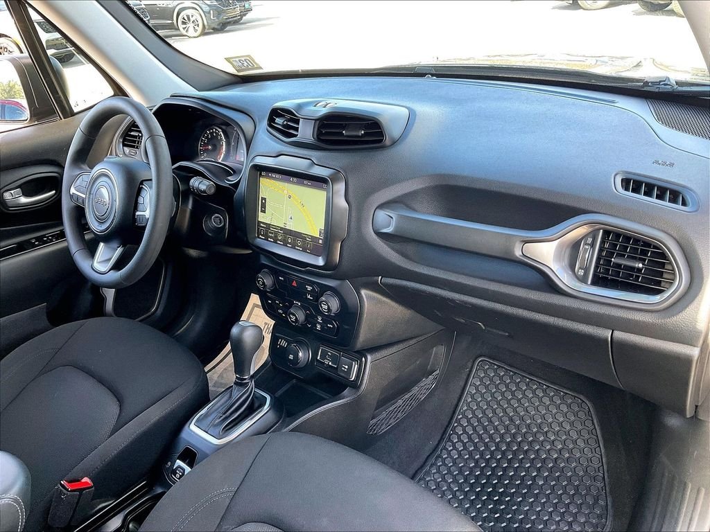 Used 2023 Black Clearcoat Jeep Latitude image 13