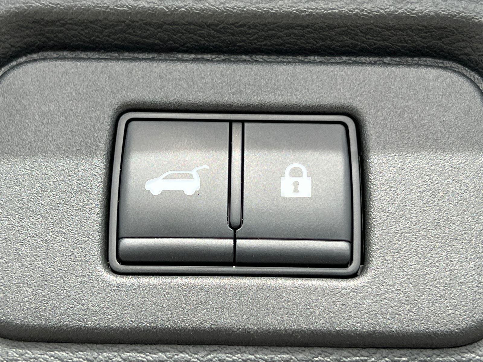 Used 2023 Caspian Blue Metallic/Super Black Nissan Platinum image 19