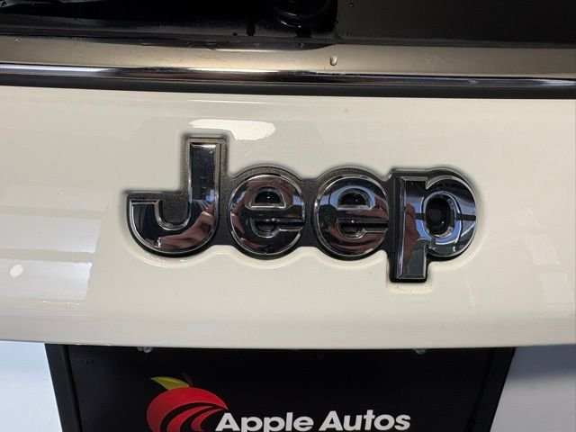 Certified Used 2022 White Jeep Latitude Lux image 13