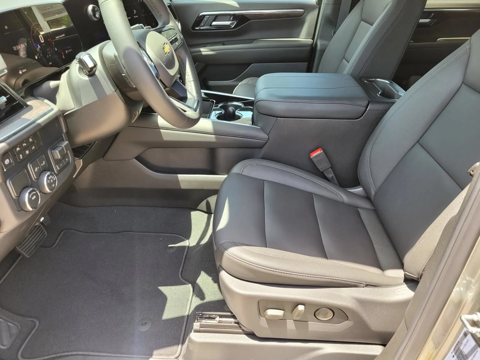 2026 Chevrolet Tahoe LT - Photo 16