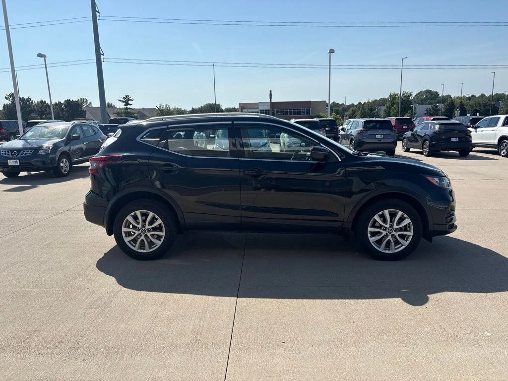 Used 2020 Black Nissan SV image 4