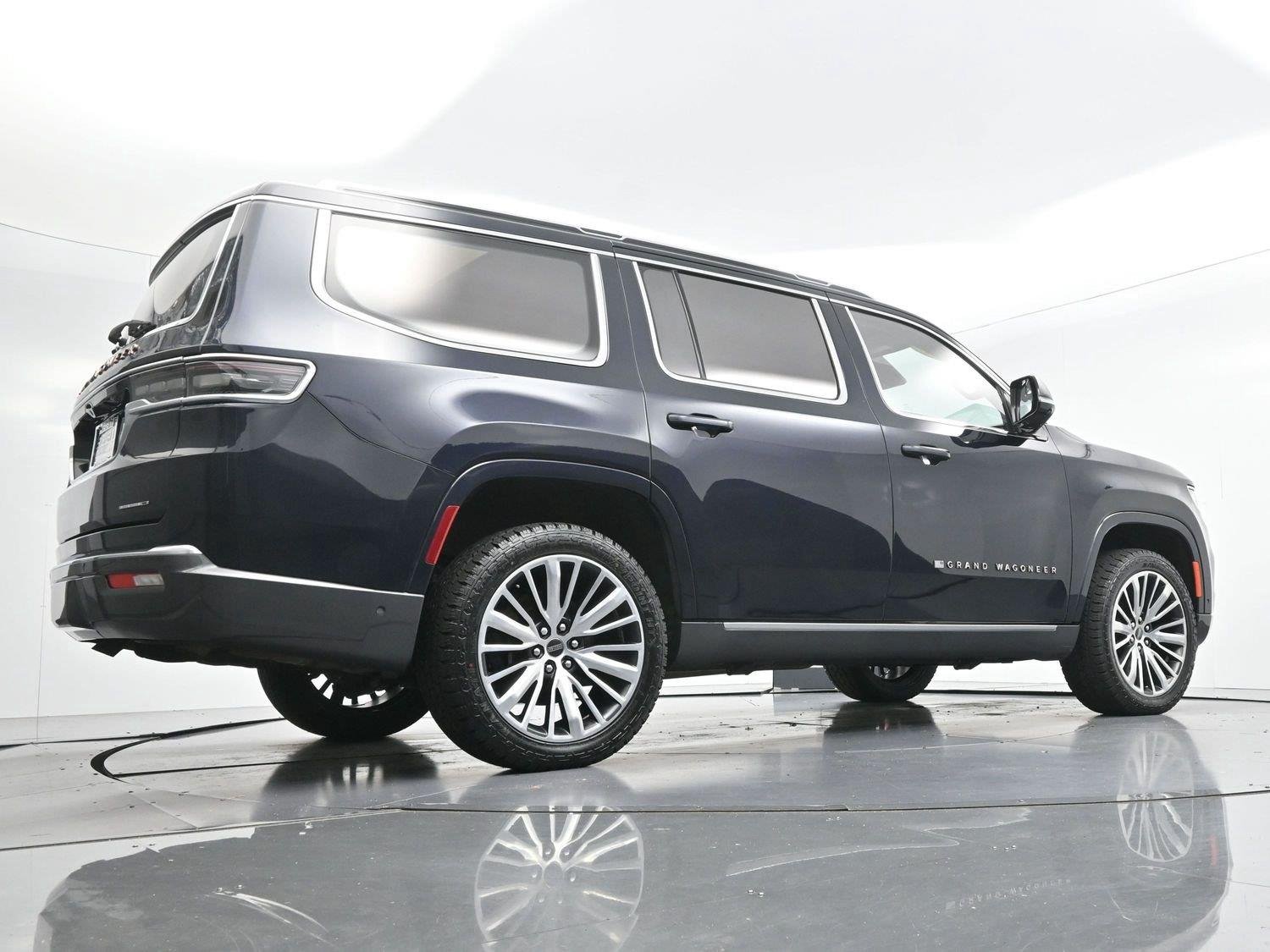 Used 2022 Blue Jeep Series III image 60
