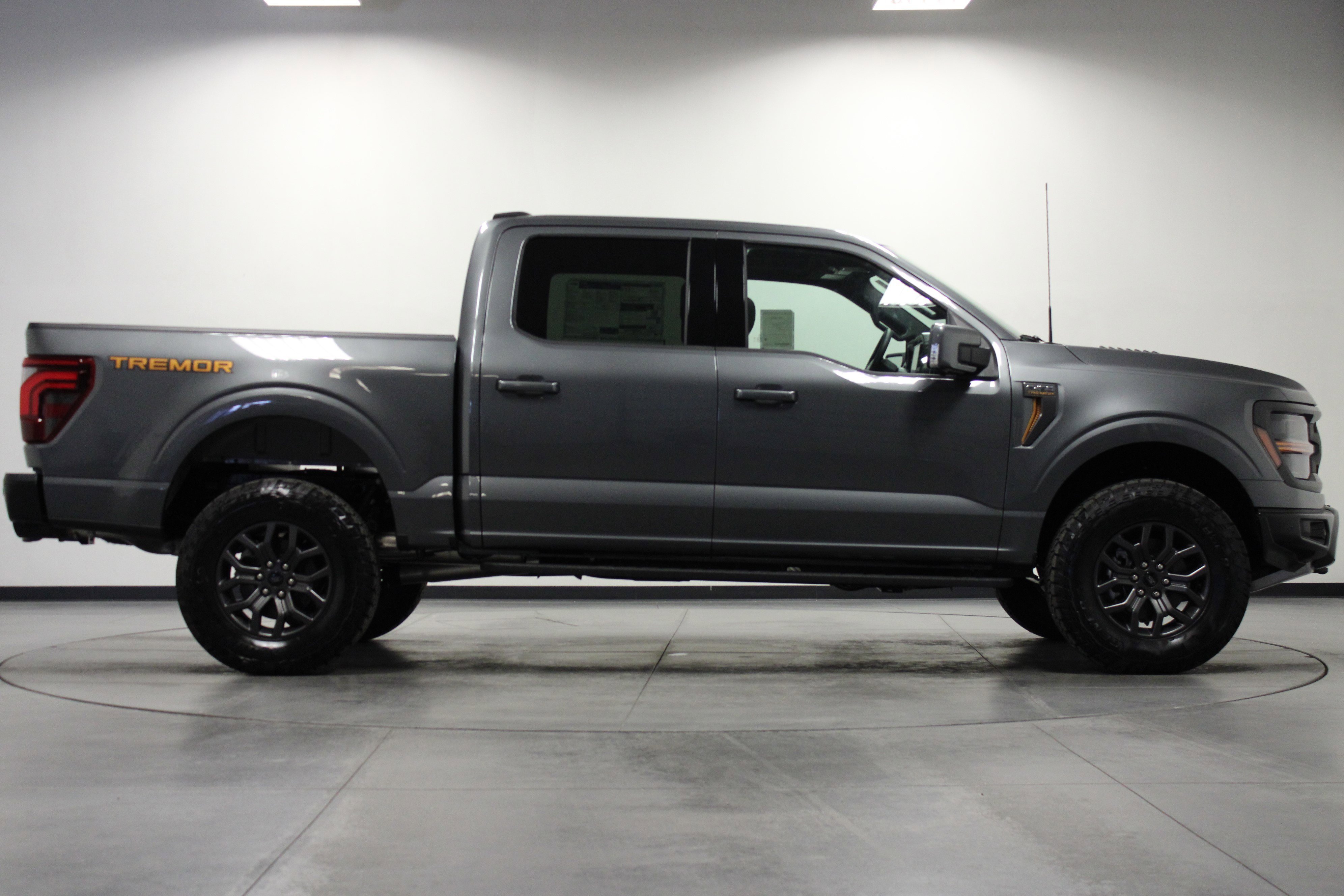 New 2026 Carbonized Gray Metallic Ford Tremor image 3