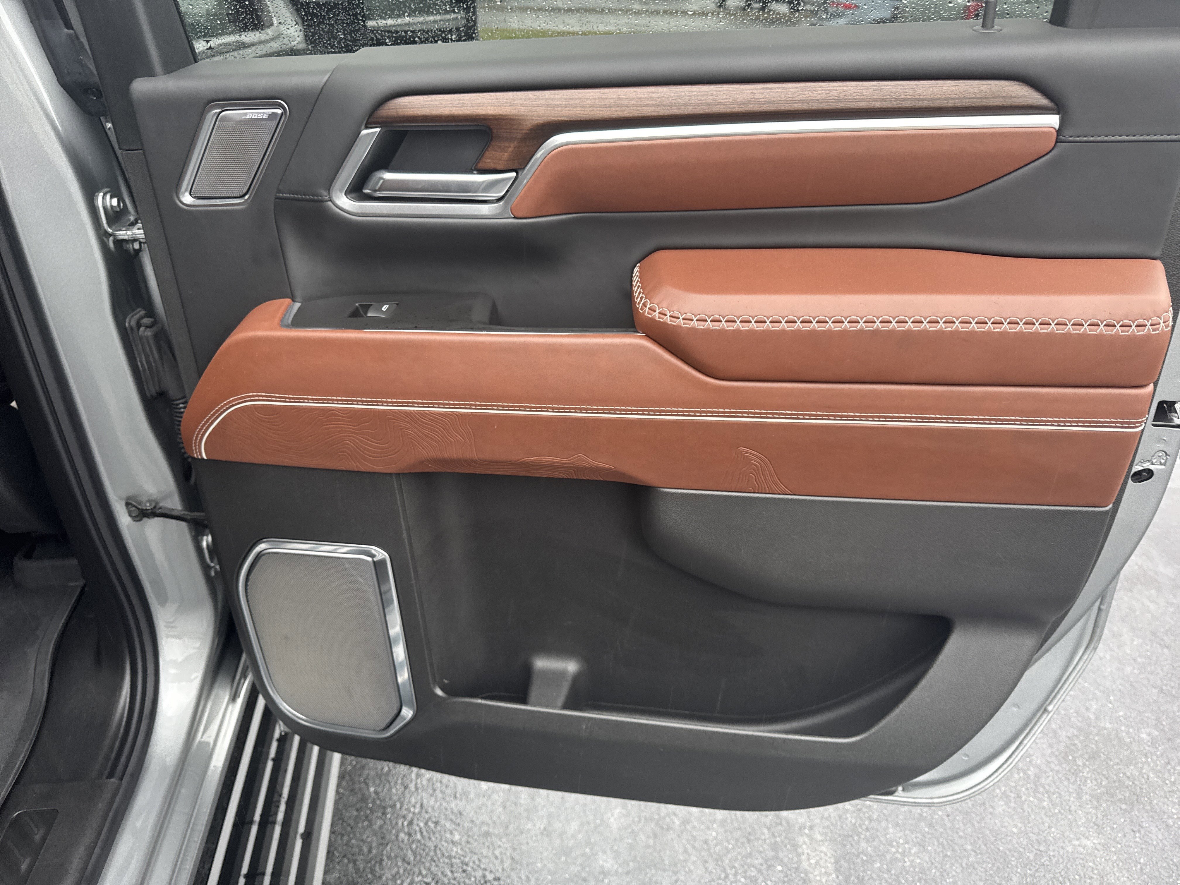 Used 2025 Sterling Metallic GMC Denali Ultimate image 36
