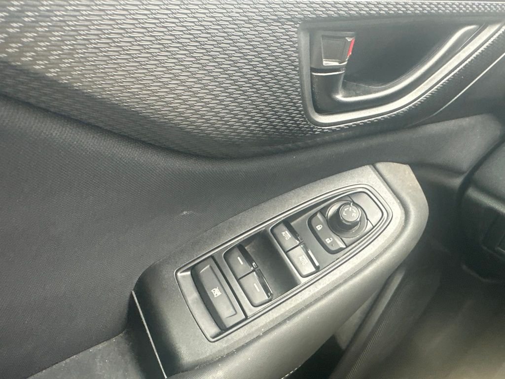 Used 2020 Silver Subaru 2.5i image 18