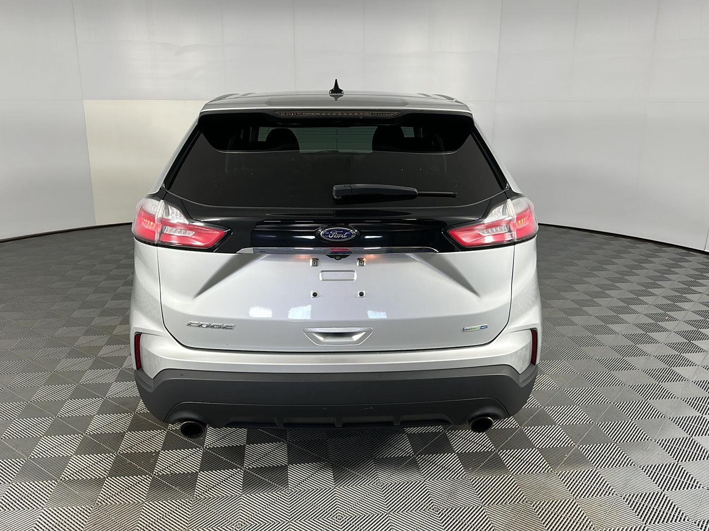 Used 2019 Ingot Silver Ford SE image 9