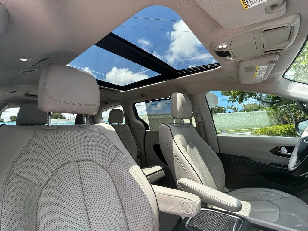 Used 2021 Gray Chrysler Limited image 35