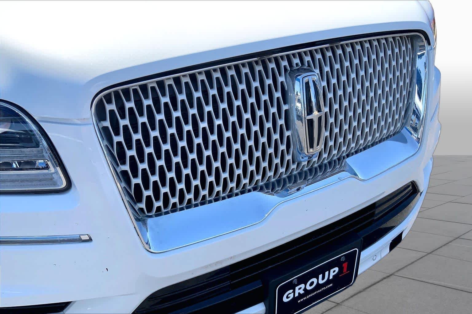 Used 2021 Ceramic Pearl Lincoln Reserve image 30
