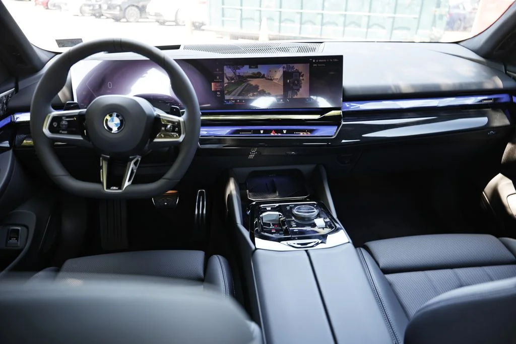 New 2027 Brooklyn Grey Metallic BMW 530i xDrive image 28