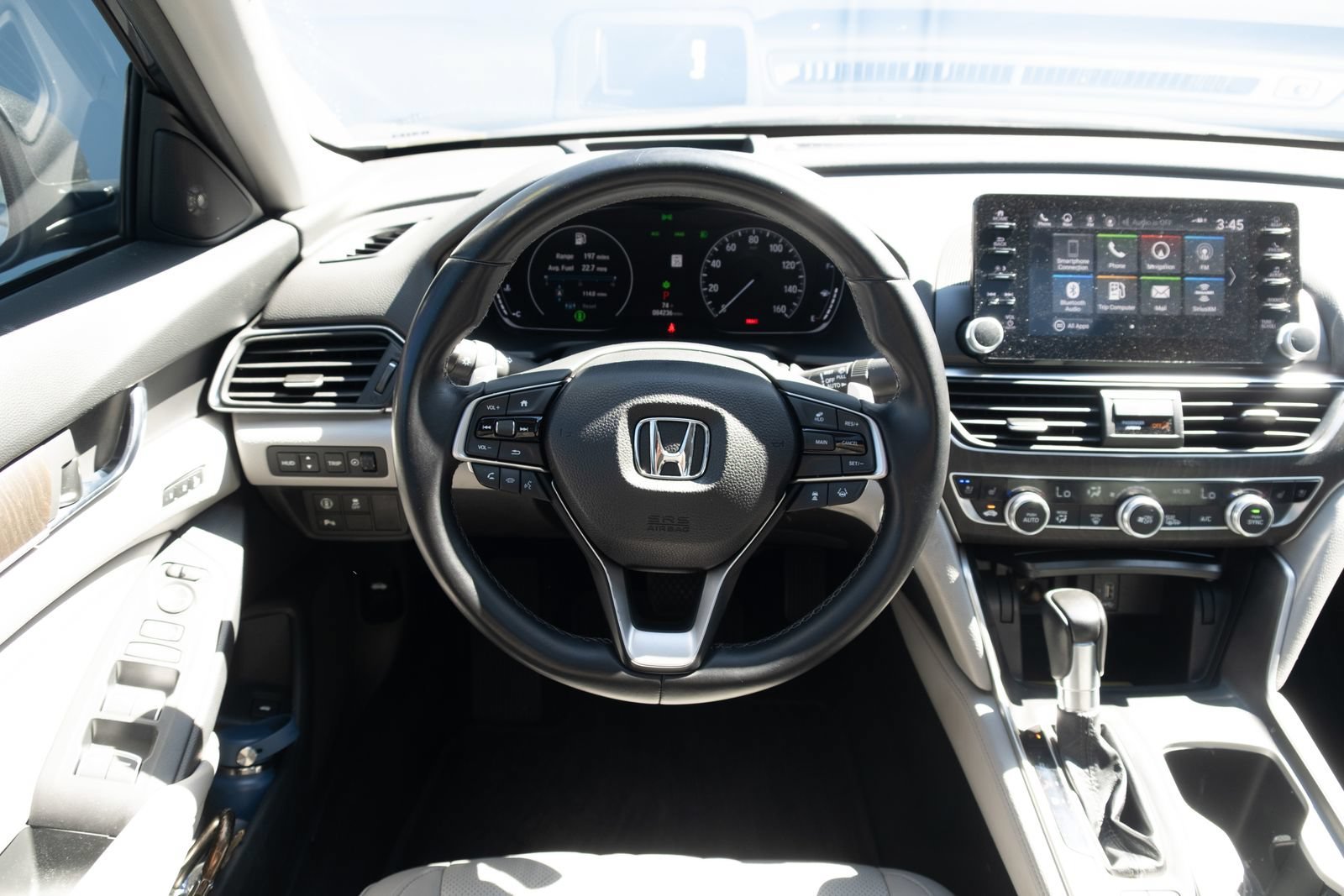 Used 2018  Honda Touring 1.5T image 2