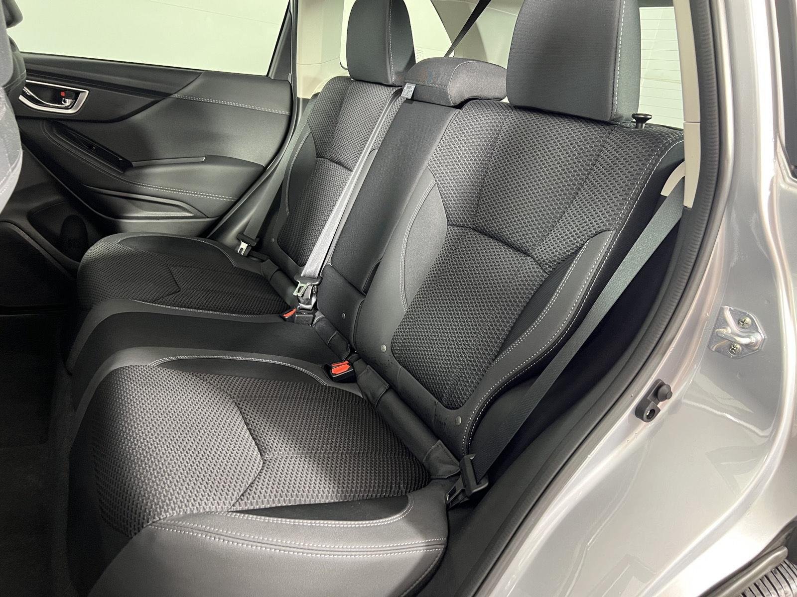 Used 2023 Ice Silver Metallic Subaru Premium image 8