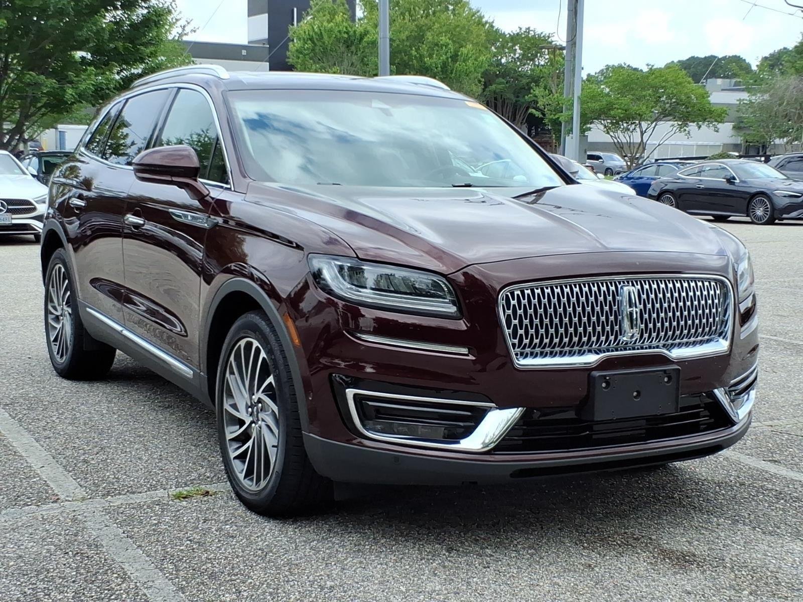 Used 2020 Burgundy Velvet Lincoln Reserve image 5
