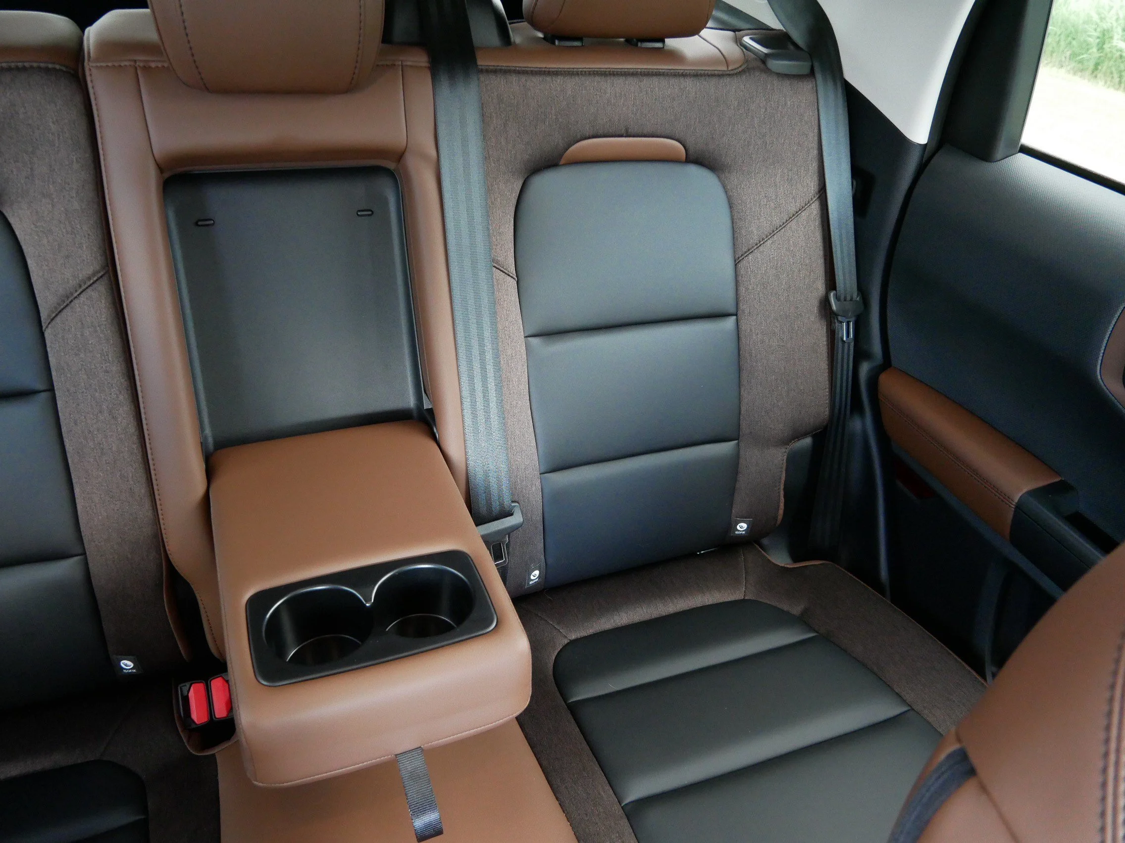 New 2026 Azure Gray Metallic Ford Outer Banks image 14