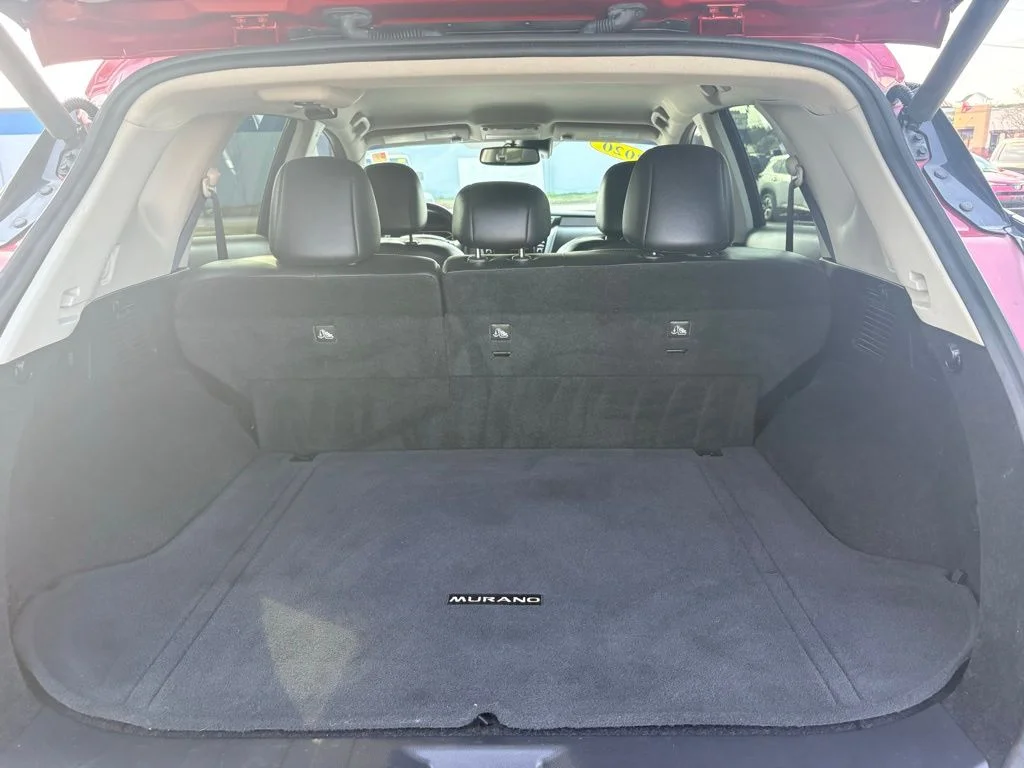 Used 2020 Red Nissan SL image 6