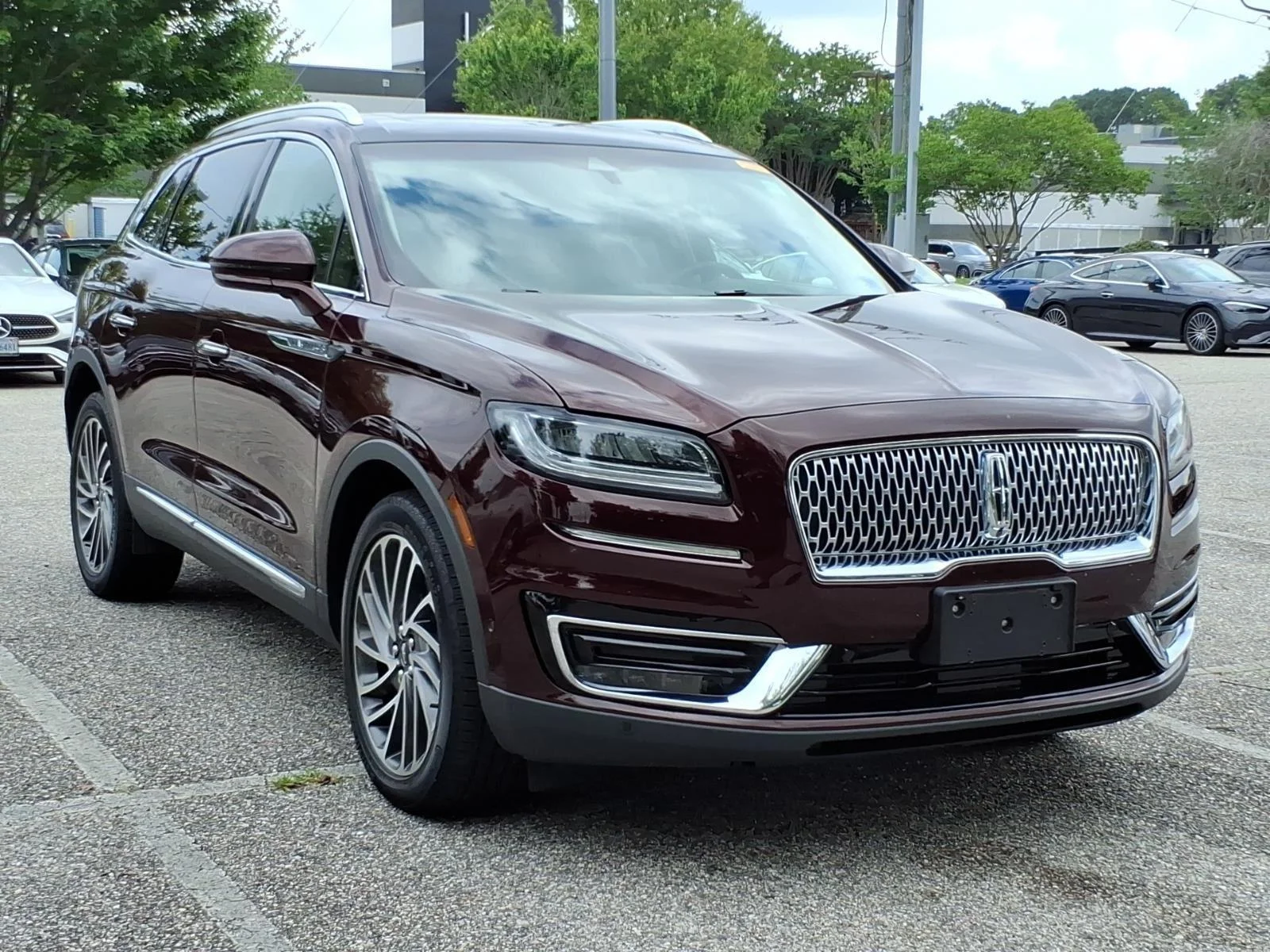 Used 2020 Burgundy Velvet Lincoln Reserve image 5