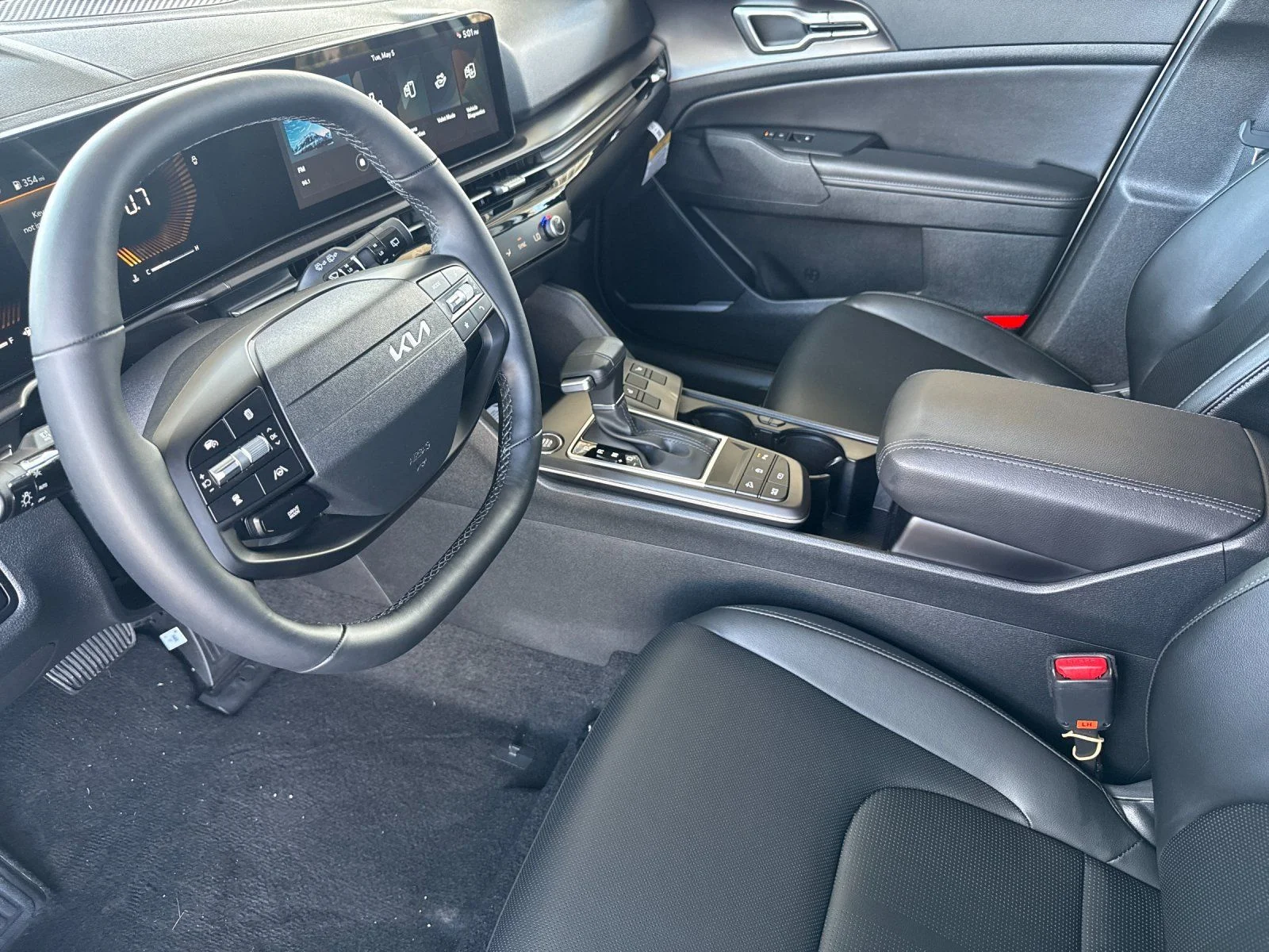 New 2026 White Kia EX image 9