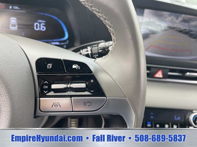 Certified Used 2025 Fluid Metal Hyundai SEL Sport image 26