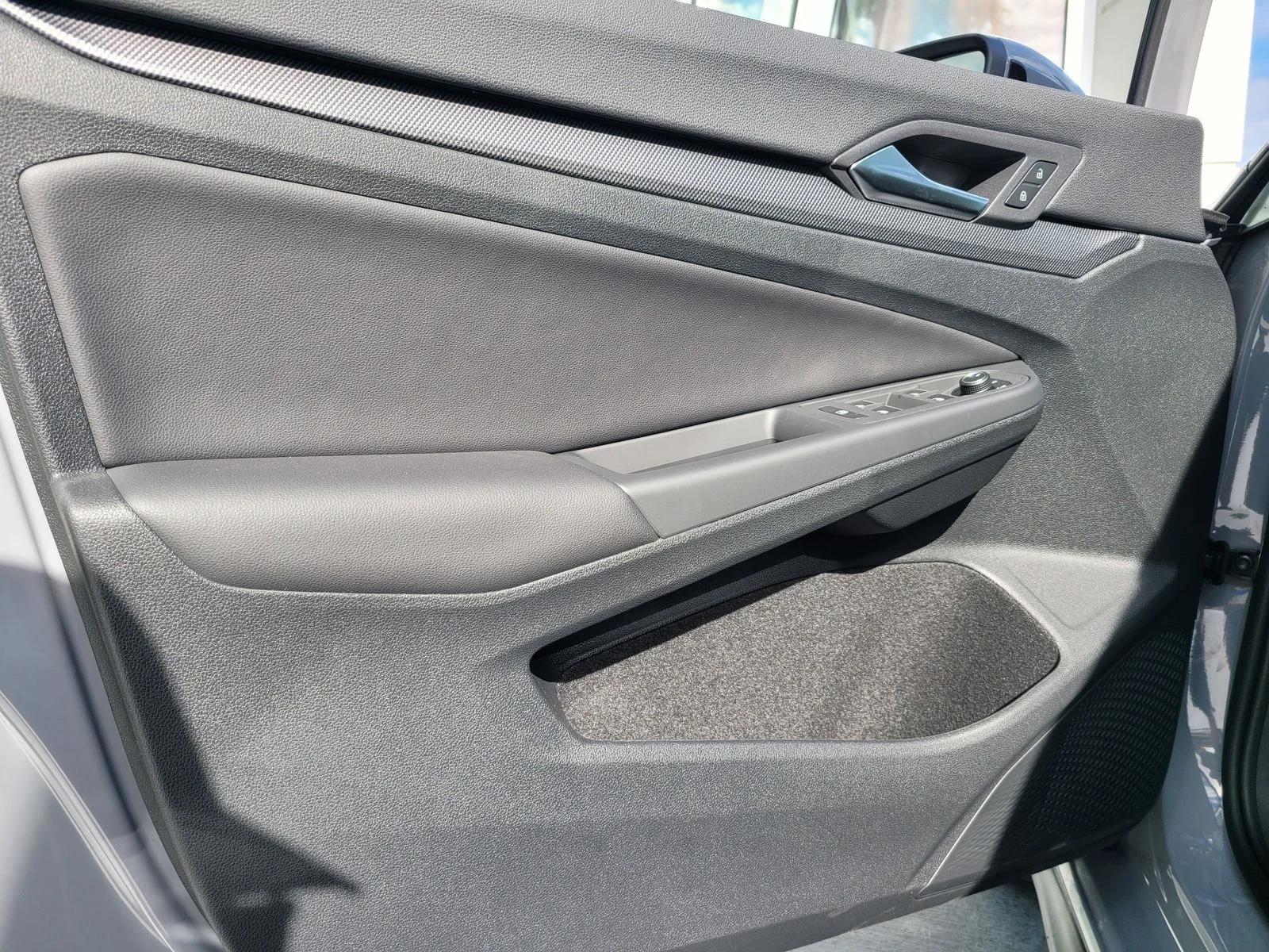 New 2026 Moonstone Gray Volkswagen 2.0T SE image 14