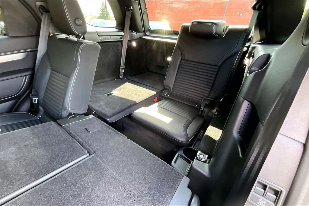 Used 2025 Blue Land Rover Dynamic SE image 29