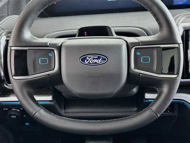 New 2027 White Ford Platinum image 15