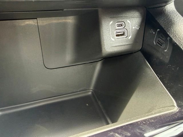 New 2026 Bright White Clearcoat Jeep Latitude image 26