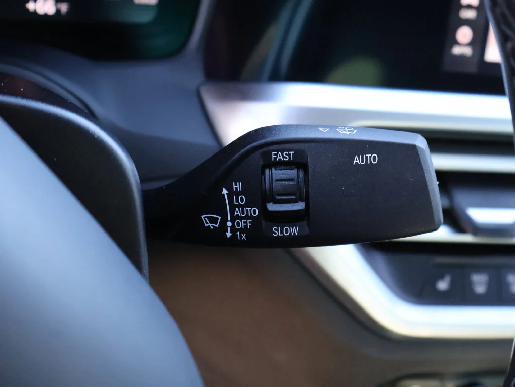 Used 2019 Mineral Grey Metallic BMW 330i xDrive image 35