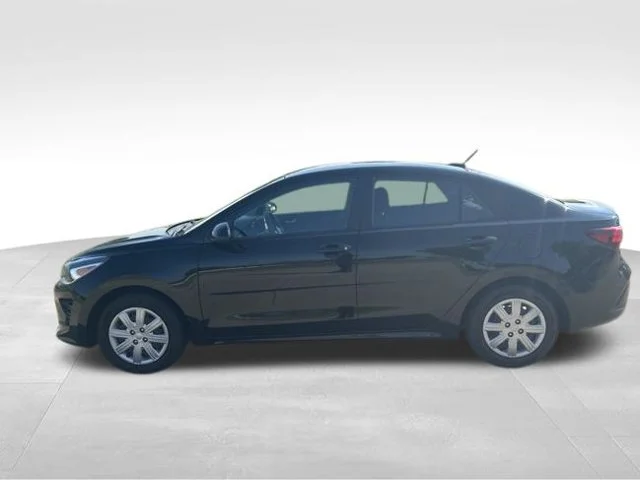 Used 2022 Black Kia S image 6