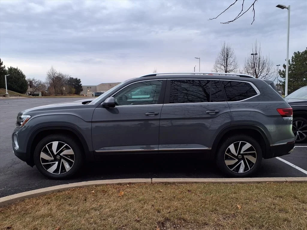 New 2026 Pure Gray Volkswagen 2.0T SEL image 4