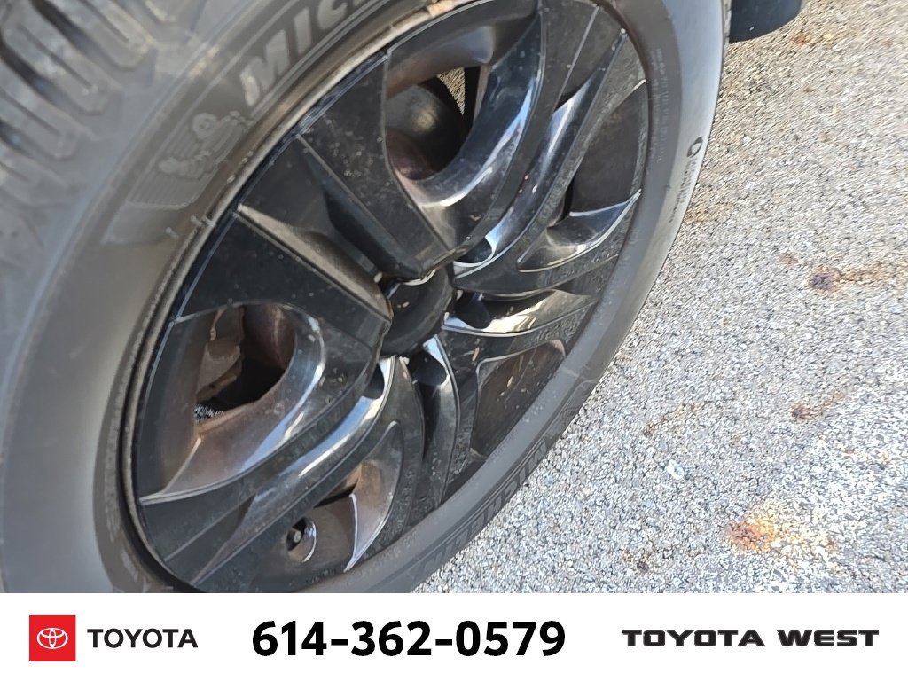 Used 2015 Gray Toyota LE image 10
