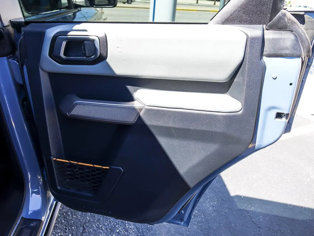 Used 2023 Azure Gray Metallic Tri-Coat Ford Badlands image 28