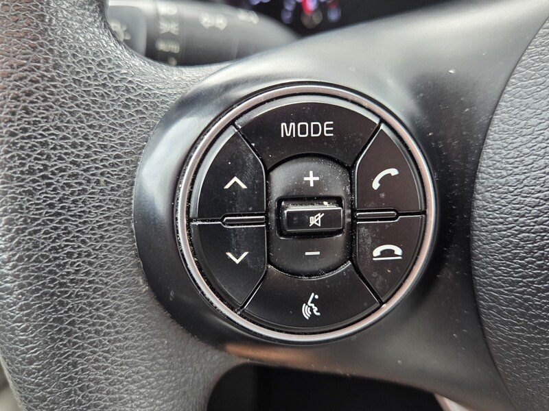 Certified Used 2020 Snow White Pearl KIA S IVT image 30