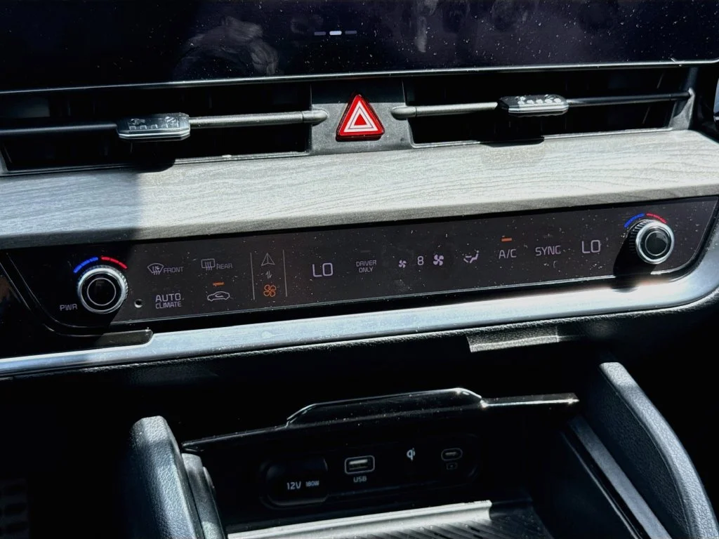 Used 2024 Green Kia X-Line Prestige image 19