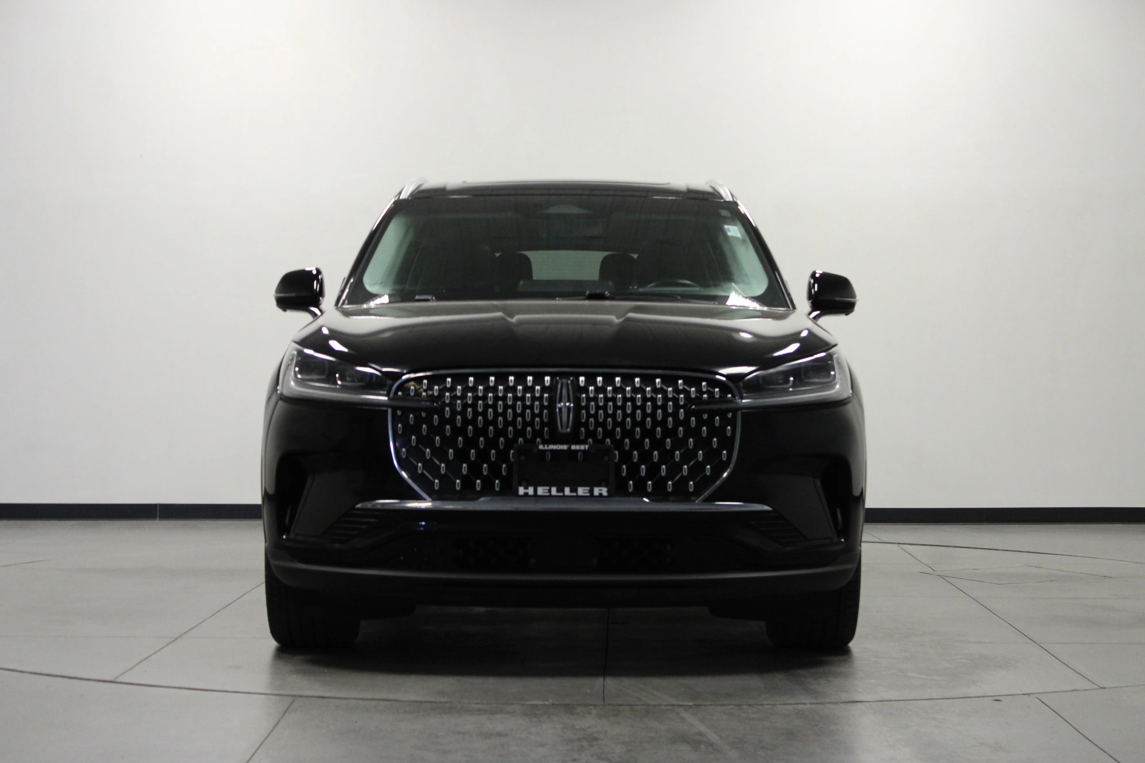 Used 2025 Infinite Black Metallic Clearcoat Lincoln Reserve image 9