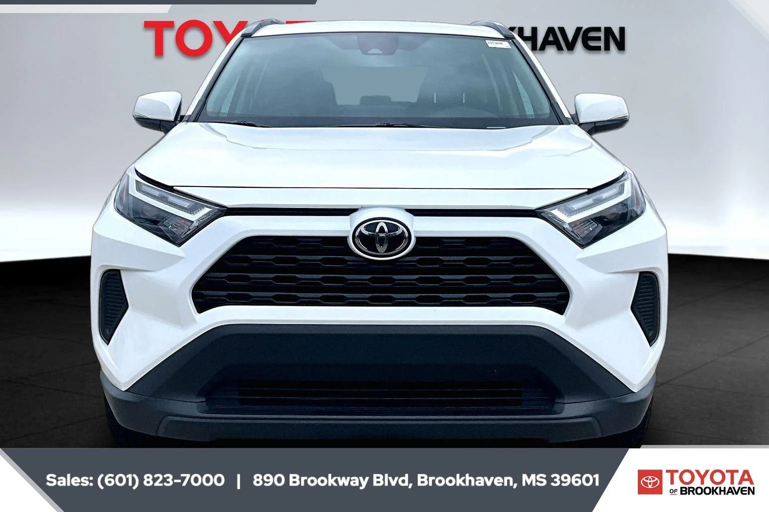 Used 2024 Ice Cap Toyota XLE image 3