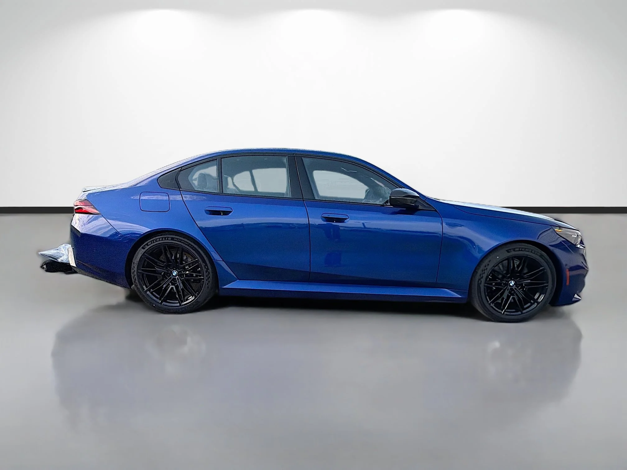 New 2027 Marina Bay Blue Metallic BMW  image 2