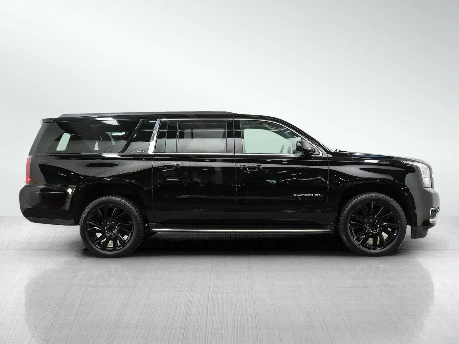 Used 2019 Onyx Black GMC SLT image 7