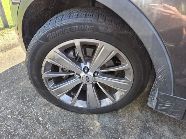 Used 2018 Magnetic Ford Limited image 4