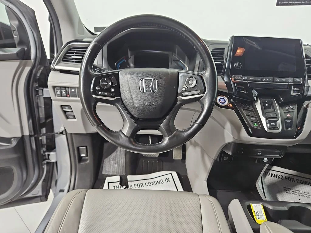 Used 2018 Pacific Pewter Metallic Honda Elite image 13