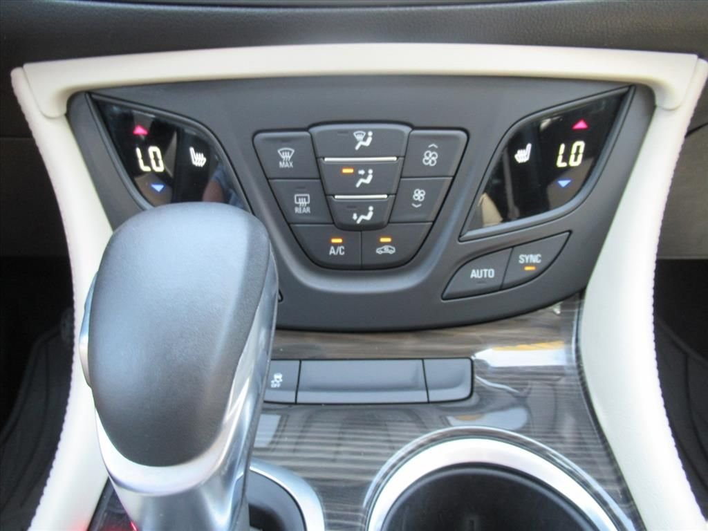 Used 2019 Brown Buick Essence image 24