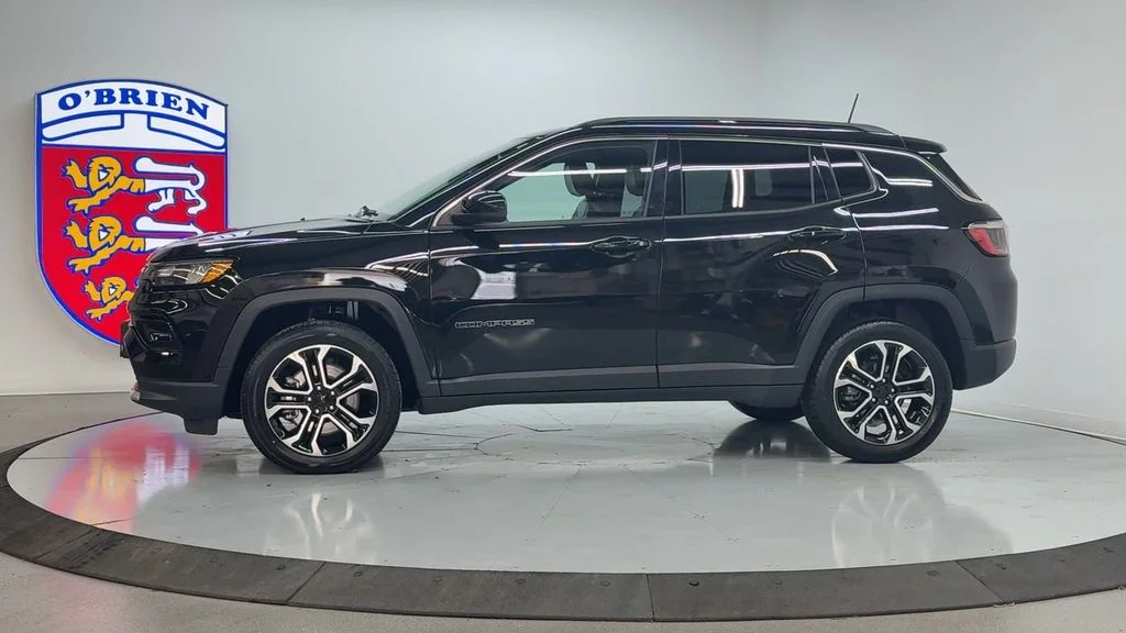 Used 2023 Diamond Black Jeep Limited image 7