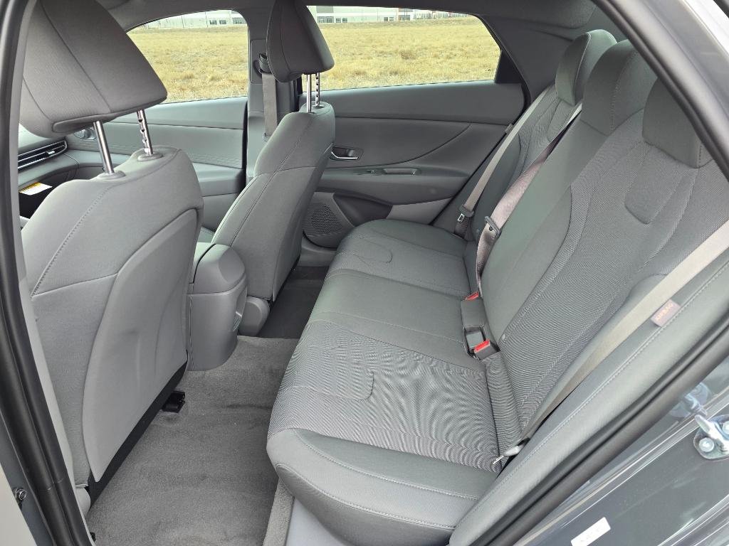 New 2026 Abyss Black Hyundai SE image 13