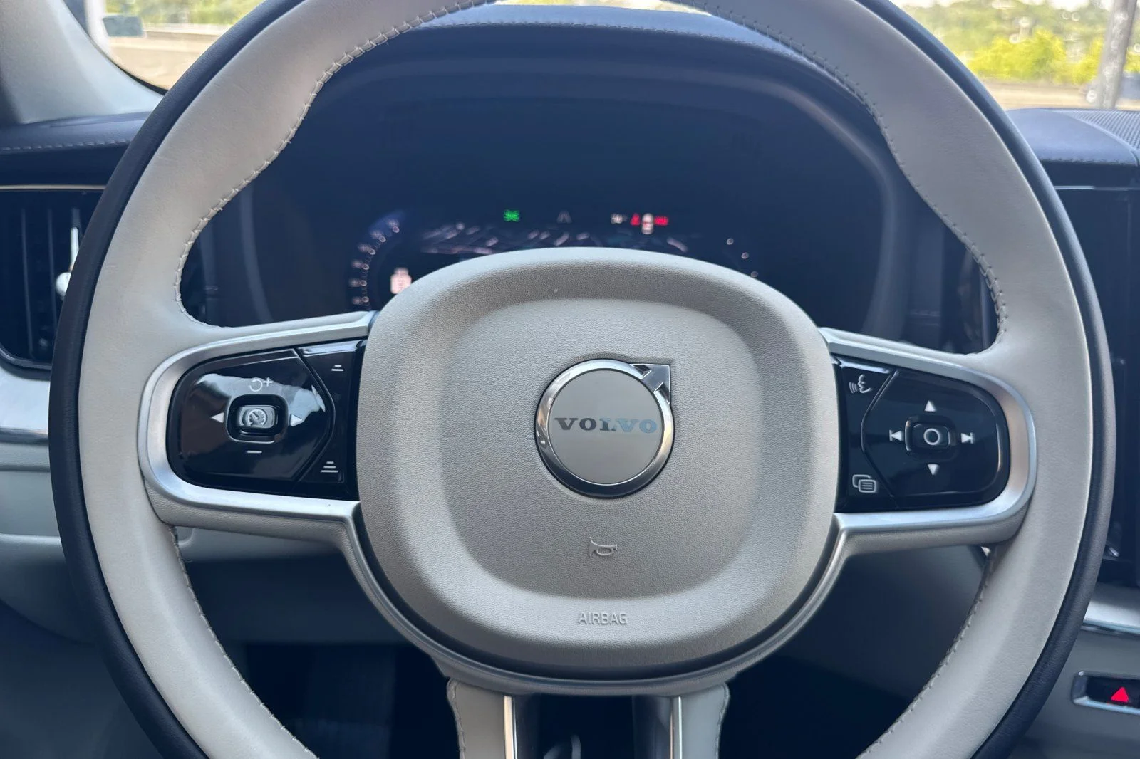 New 2026 Mulberry Red Volvo T8 Ultra image 26