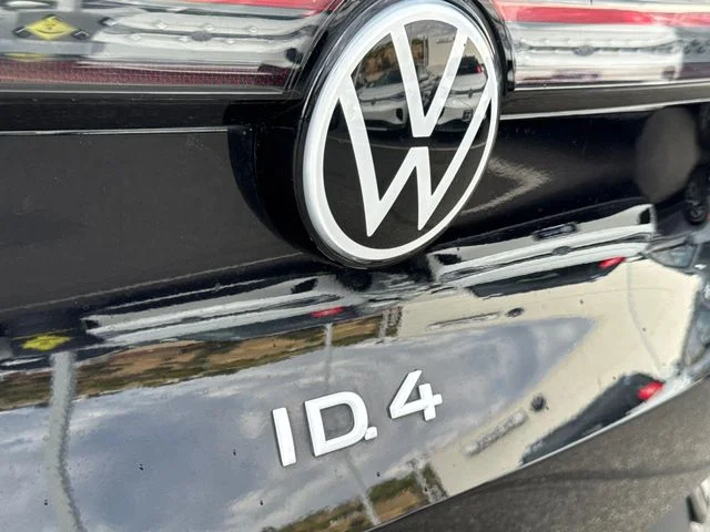 Certified Used 2023 Deep Black Volkswagen Pro S image 13