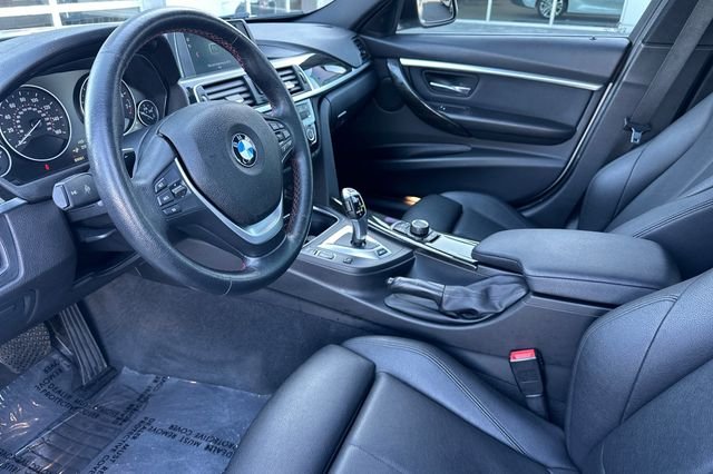 2018 BMW 3 Series 330e - Photo 11