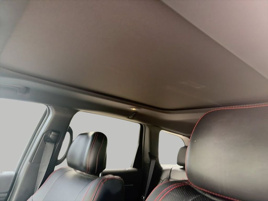 Used 2017 Black Jeep Trailhawk image 18