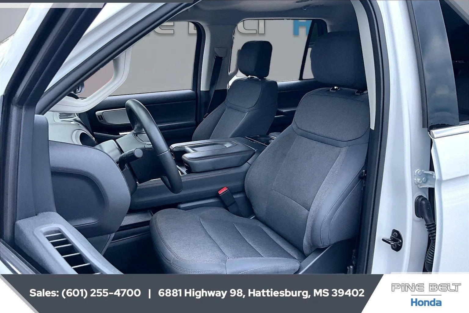 Used 2025 Oxford White Ford Active image 18