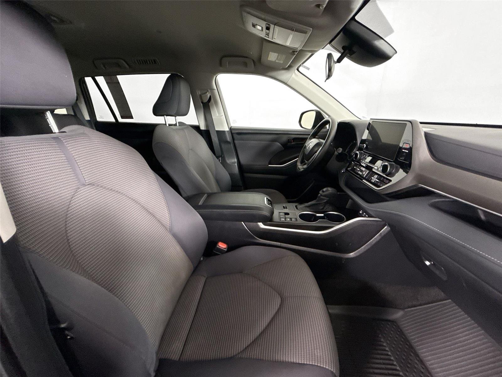 2023 Toyota Highlander L - Photo 37