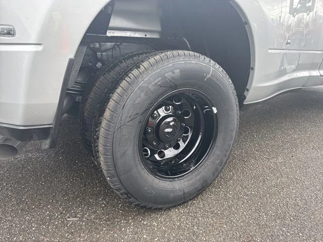 New 2026 Silver-Zynith Exterior Paint RAM Laramie image 8