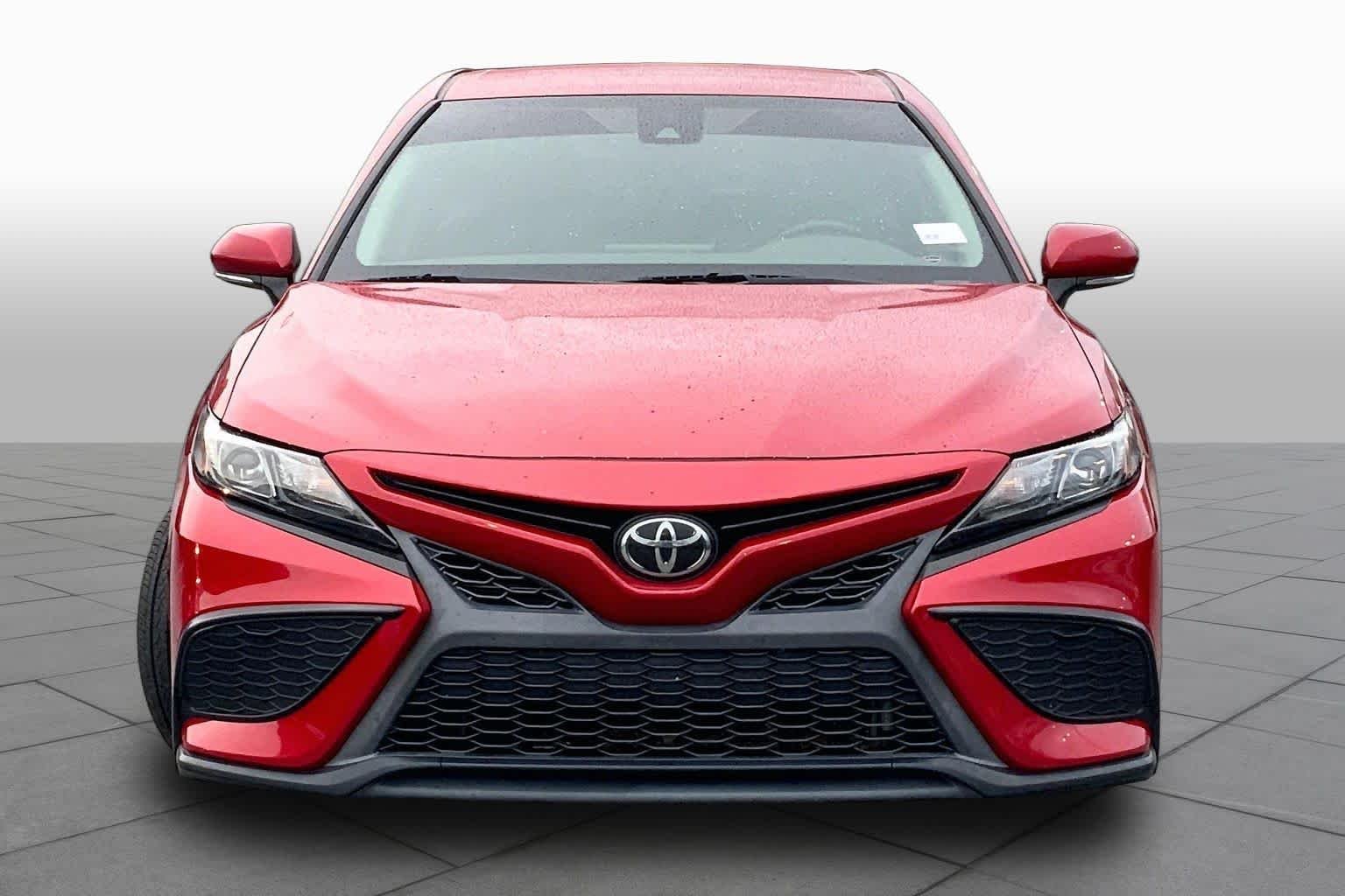 Used 2022 Supersonic Red Toyota SE image 4