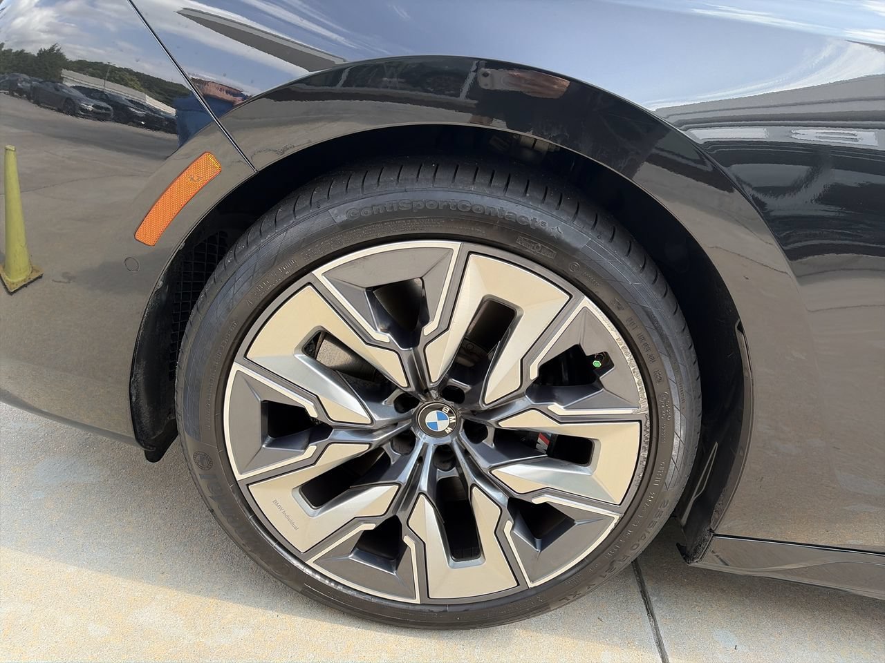 Used 2023 Black Sapphire Metallic BMW 740i image 13
